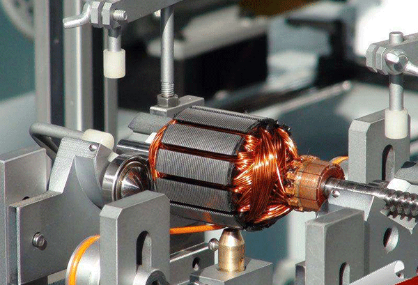 西安西瑪電機(jī)轉(zhuǎn)子動(dòng)平衡試驗(yàn)。