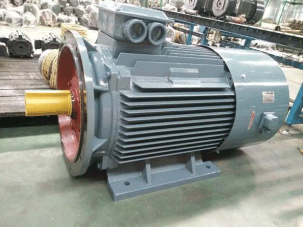 什么原因?qū)е挛靼参鳜斪冾l電機頻率降低？