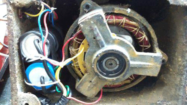 談?wù)勎鳜旊姍C(jī)的正常工作溫度。