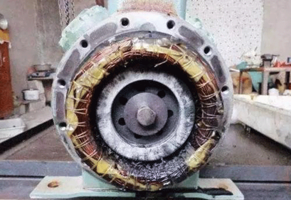 高效節(jié)能電機(jī)廠家分享電機(jī)冒煙的原因。